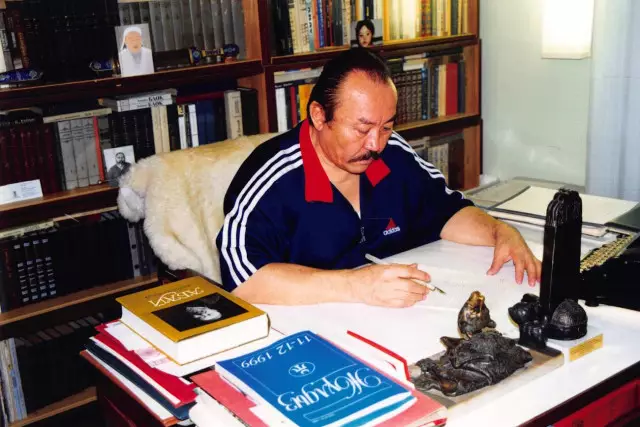 «Нәсілім — түрік, ұлтым — қазақ, ұраным — Алаш, есімім — Мұхтар, сойым — Мағауин»