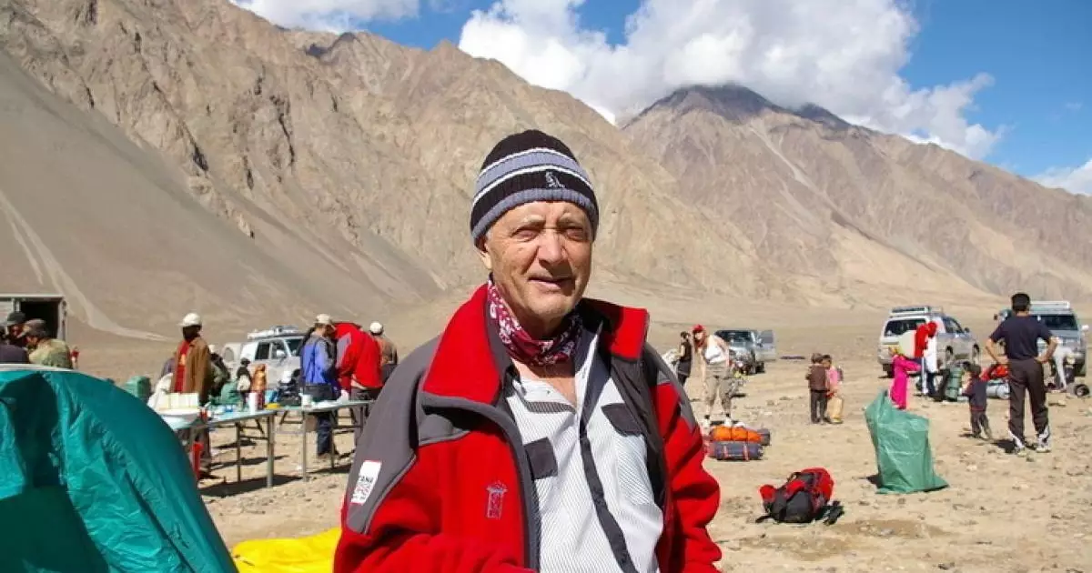  Токаев наградил альпиниста Ильинского высшим трудовым званием 