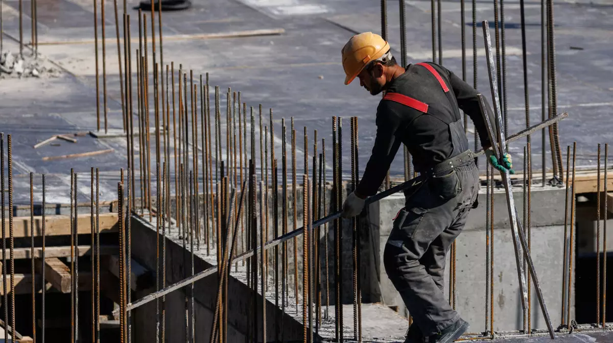 В Россию начали привозить трудовых мигрантов из Шри-Ланки из-за дефицита кадров