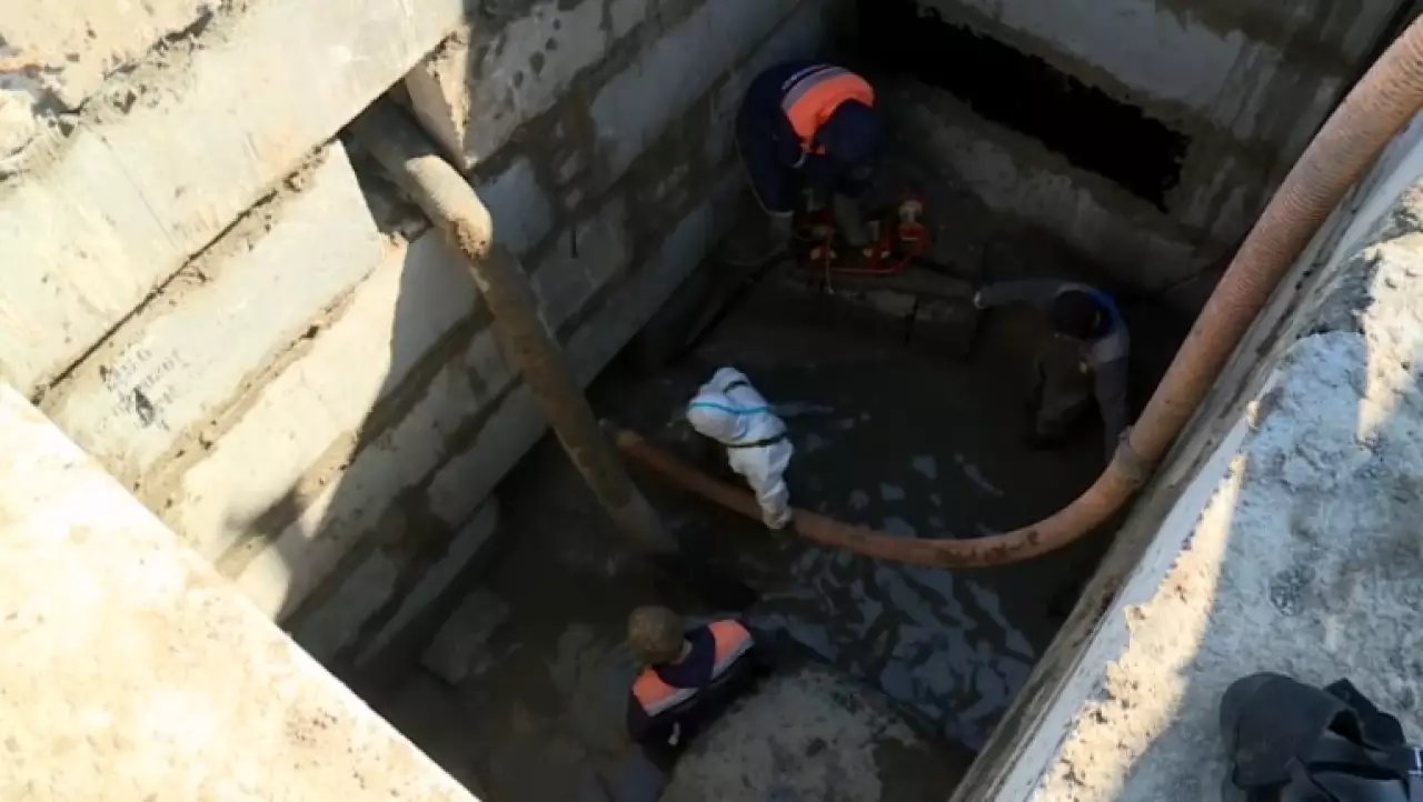 В Караганде идет модернизация канализационного коллектора