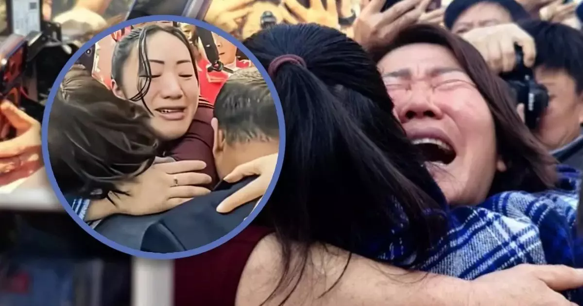  28 жастағы қыз өзін сәби күнінде дәретханаға тастап кеткен анасымен араға жылдар салып кездесті (ФОТО) 