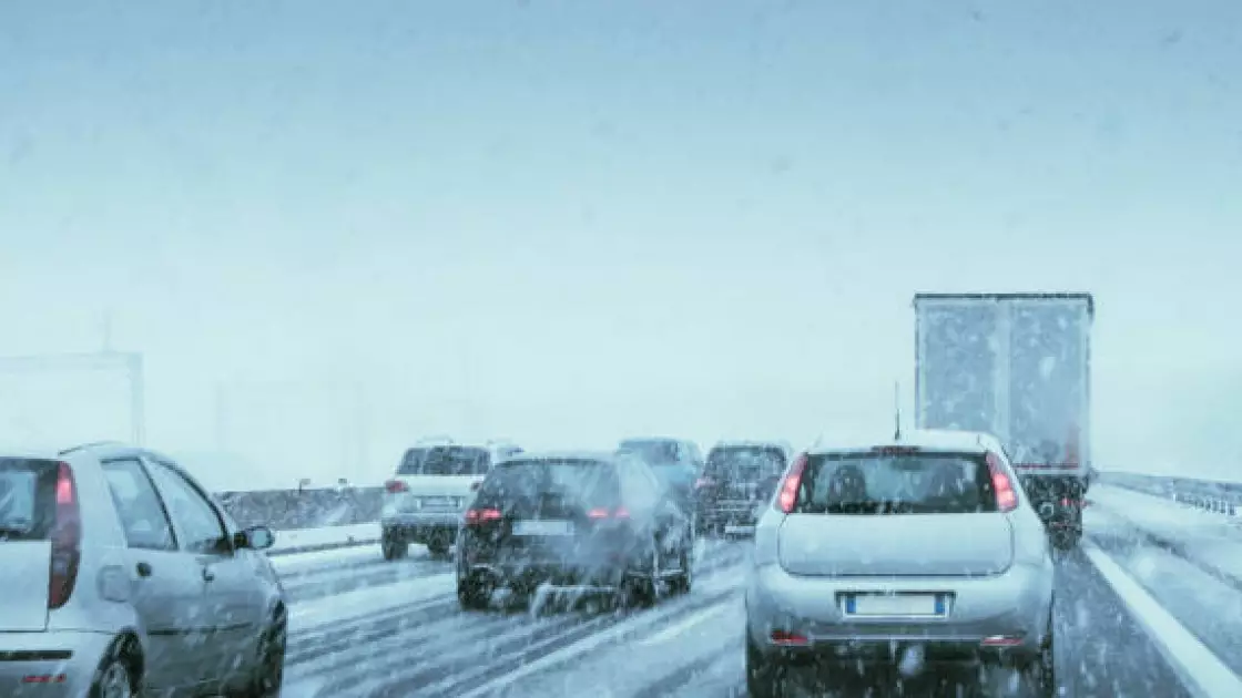 Қолайсыз ауа райы: Қарағанды және Павлодар облысында жол жабылды