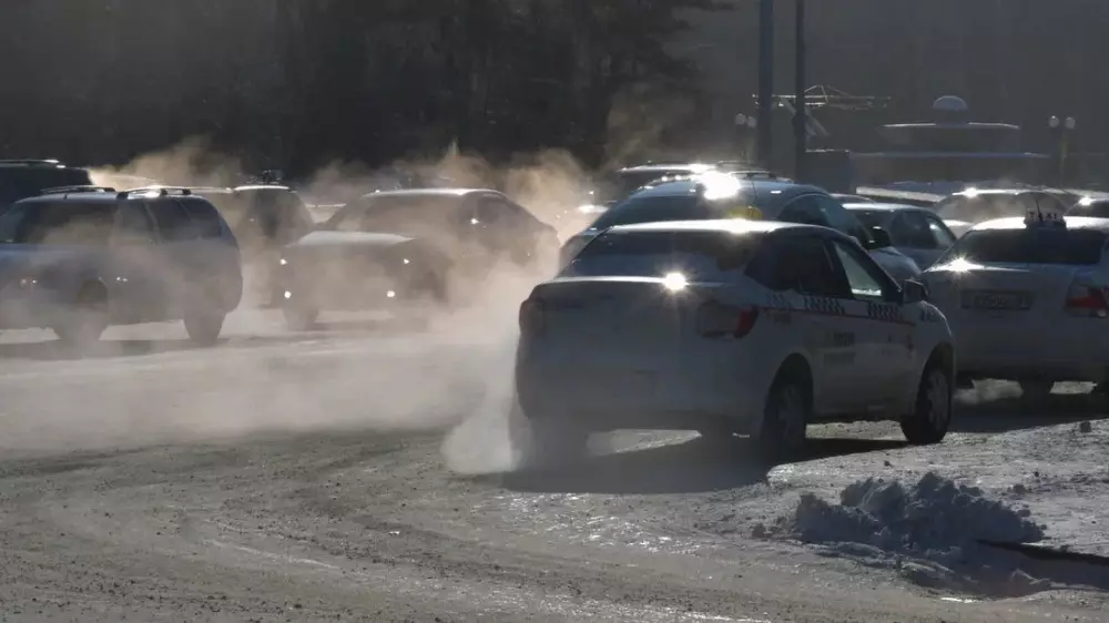 Водитель такси заплатит актюбинке 500 тысяч тенге