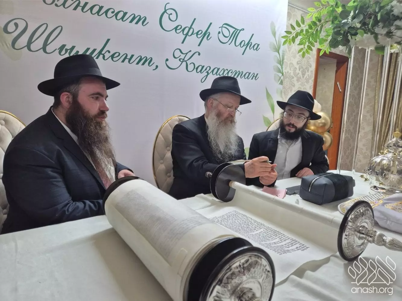 Новая Тора прибыла в удаленный Шымкент в Казахстане