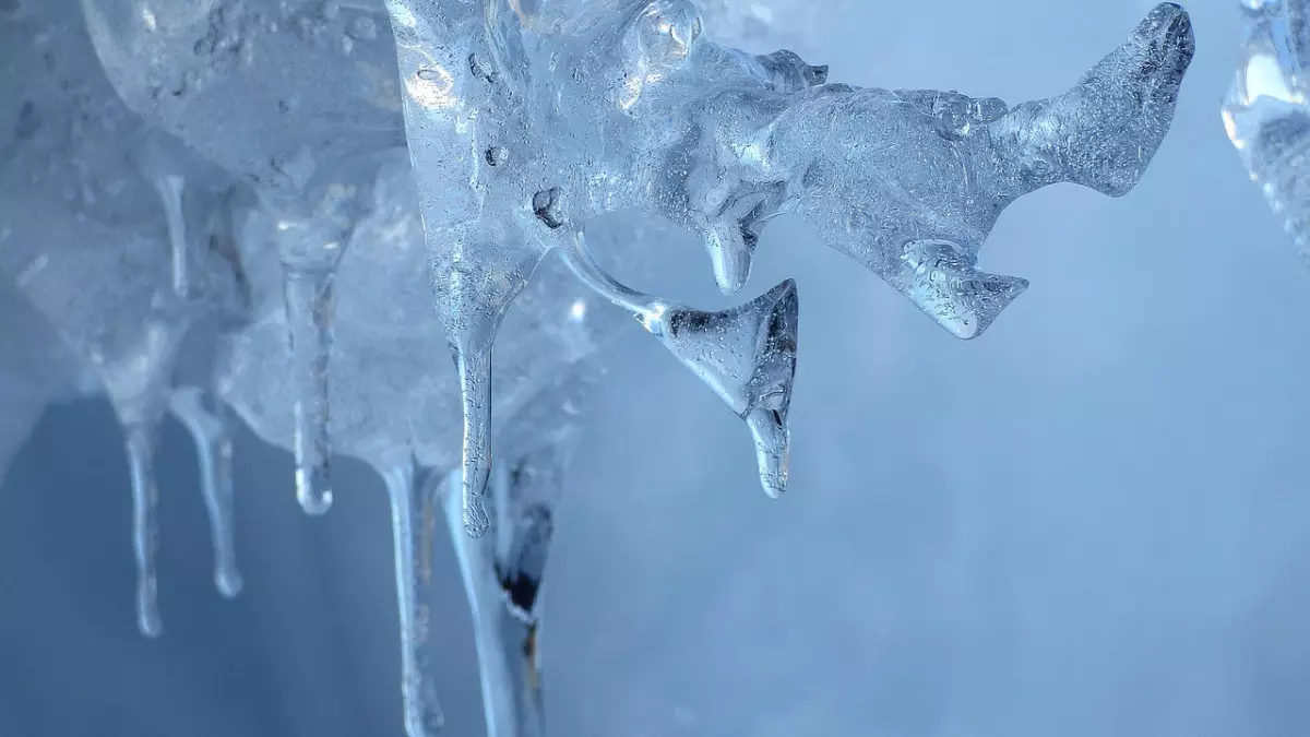 Штормовое предупреждение объявили в Казахстане на 25 марта