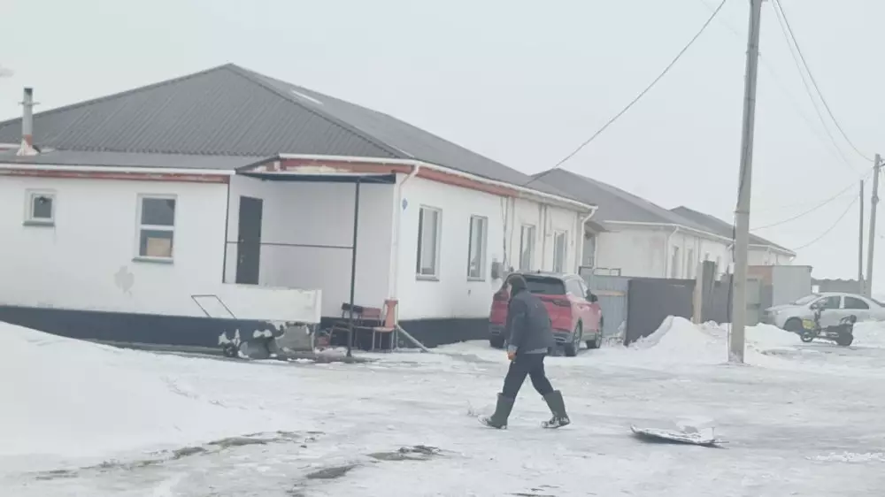 Новые дома для многодетных обернулись сыростью и трагедией в пригороде Павлодара