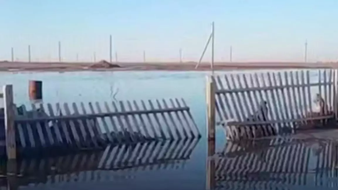 Павлодарда тасқын: жолдар су астында қалды