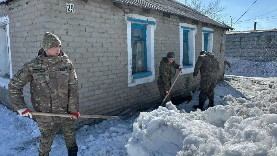 В Аркалыке к противопаводковым работам привлекли военных Нацгвардии