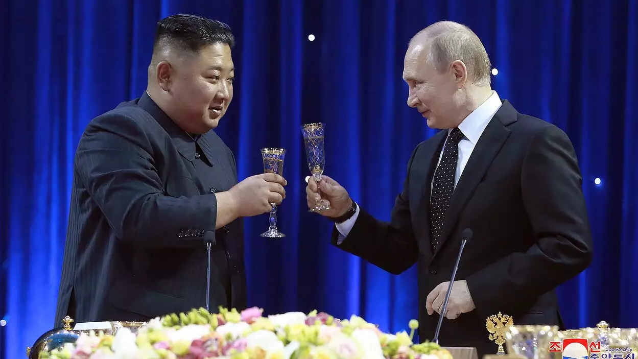 "Пхеньян әрдайым Мәскеумен бірге" - Ким Чен Ын Путинге неге алғыс айтты?