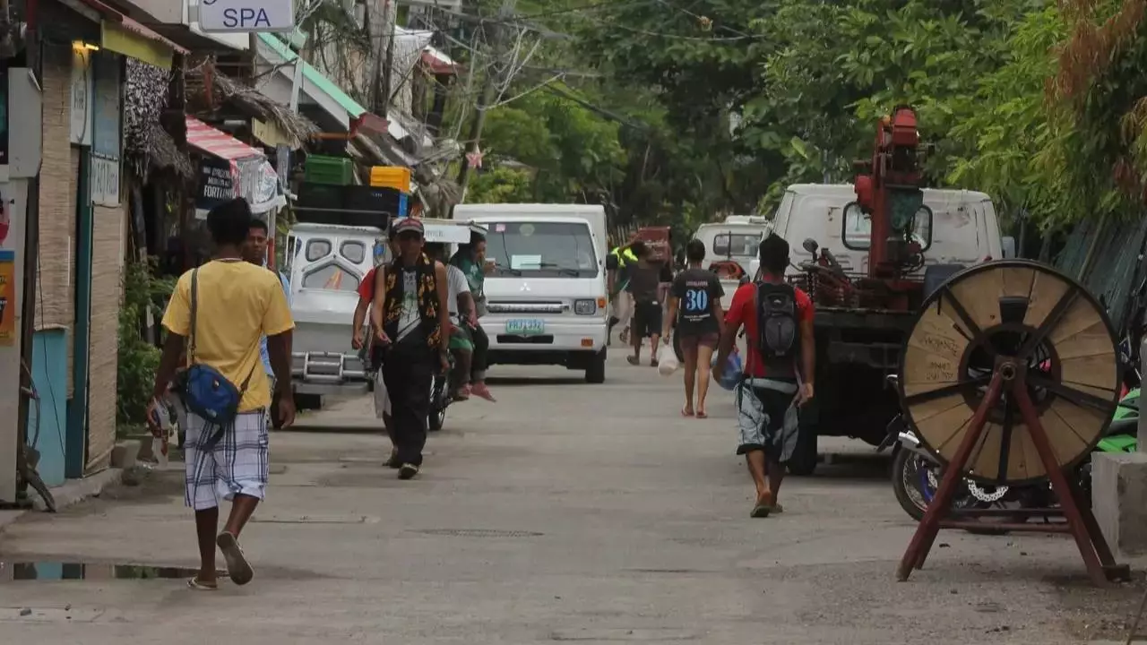 Таяу Шығыстағы соғыс: Филиппин әлемде бірінші болып дабыл қақты
