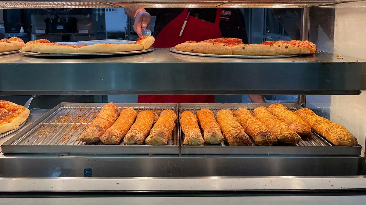 Поклонники Costco спорят о любимце фуд-корта, найденном в отделе заморозки: лучше оригинала?