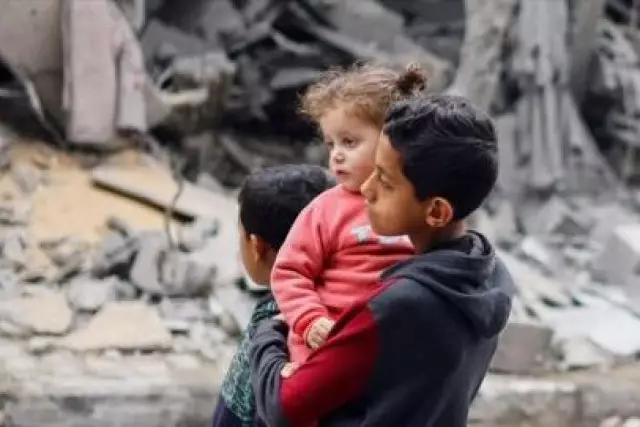 Иранда кемінде 230 оқушы мен мұғалім қаза тапқан