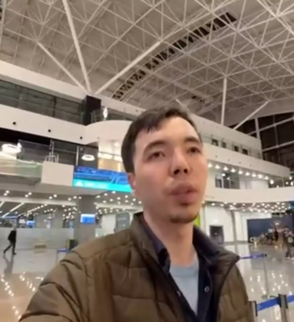 Билет бар, бірақ орын жоқ: Air Astana жолаушыны ұшаққа мінгізбей қойған