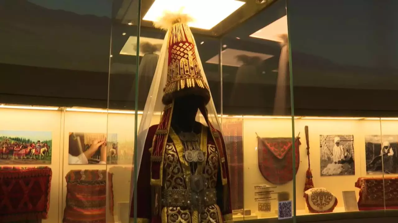 Уникальный саукеле хранится в Национальном музее в столице