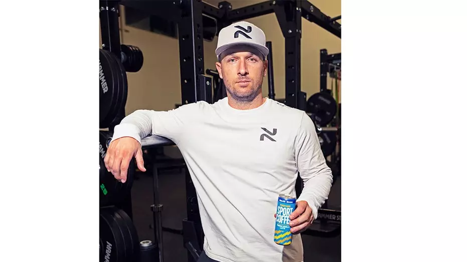 Звезда MLB Алекс Брегман присоединился к Патрику Махоумсу и Брианне Стюарт в качестве партнёра бренда Throne SPORT COFFEE.