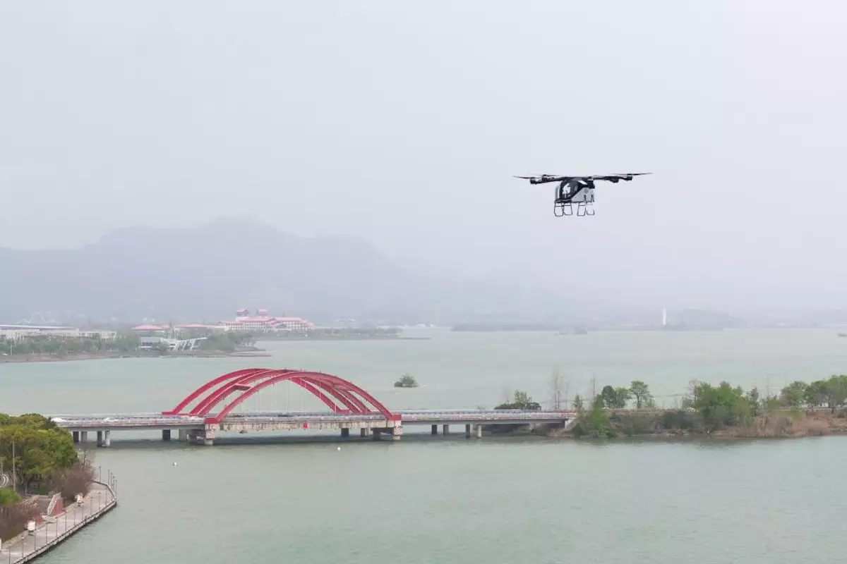 В Китае начали серийно выпускать летающие автомобили