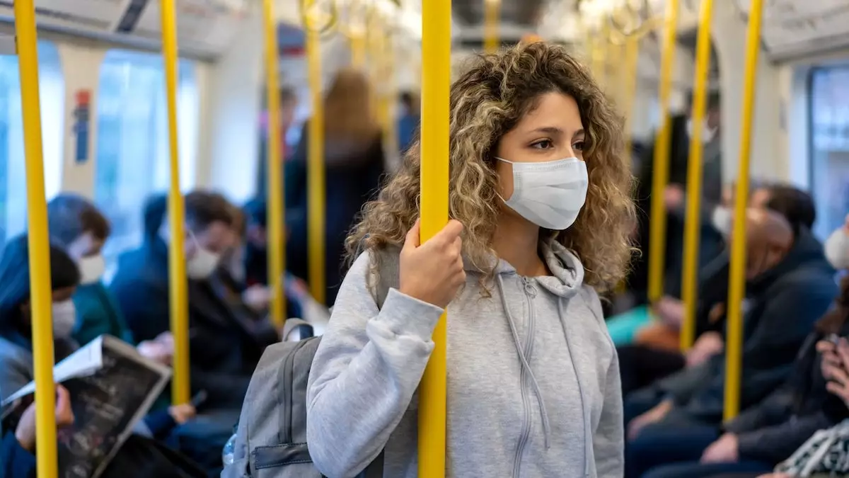 Новый вариант COVID распространяется по США, вызывая обеспокоенность CDC: "Вирусная эволюция".