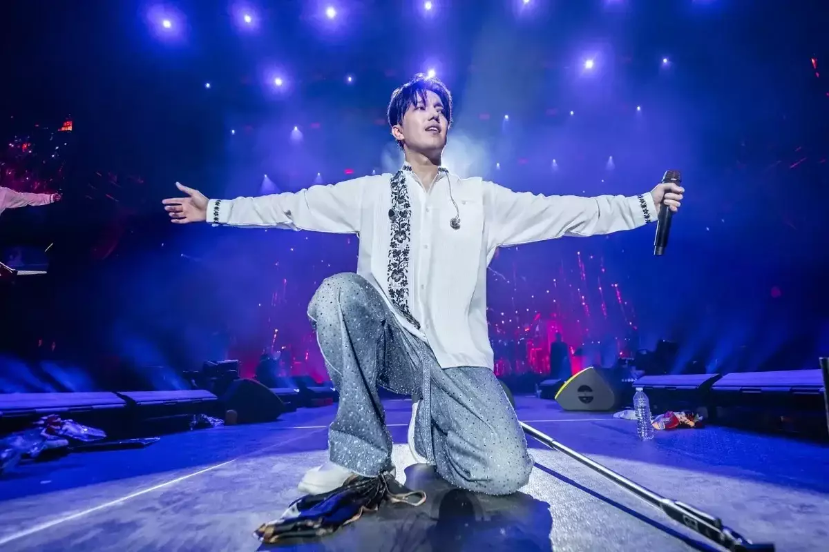 Песня Димаша целый год возглавляет польский чарт