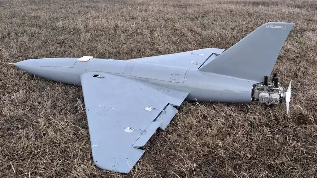 «Ұшқышсыз басқарылатын аппарат сынықтары»: БҚО-да белгісіз әскери бөлшек табылды