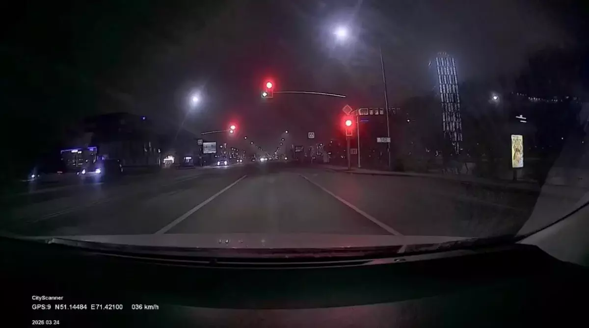 В Астане водители устроили опасные гонки — видео