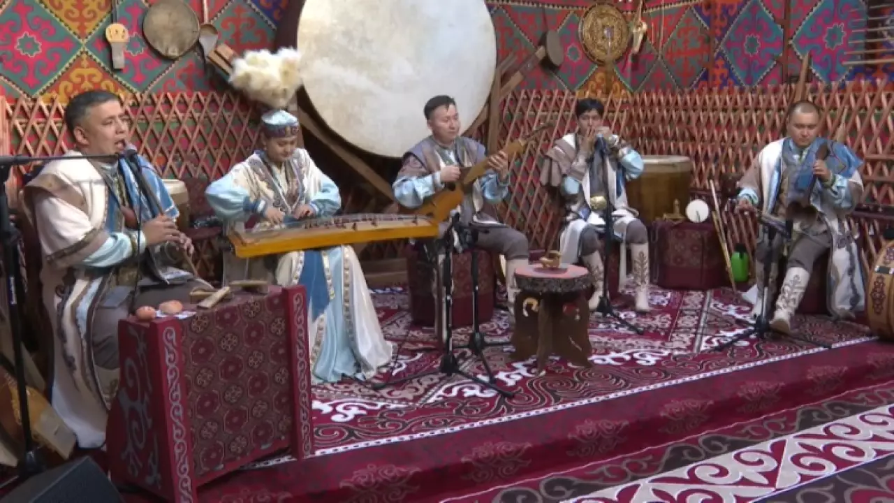 Забытые музыкальные инструменты оживают в музее Астаны