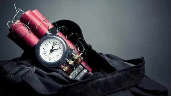 "Террористі жай ғана құшақтадым": Дәрігерге келген ер адам ауруханада жарылыстың алдын алды