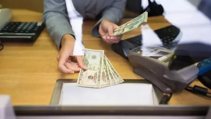 В Узбекистане могут увеличить лимит покупки валюты без паспорта