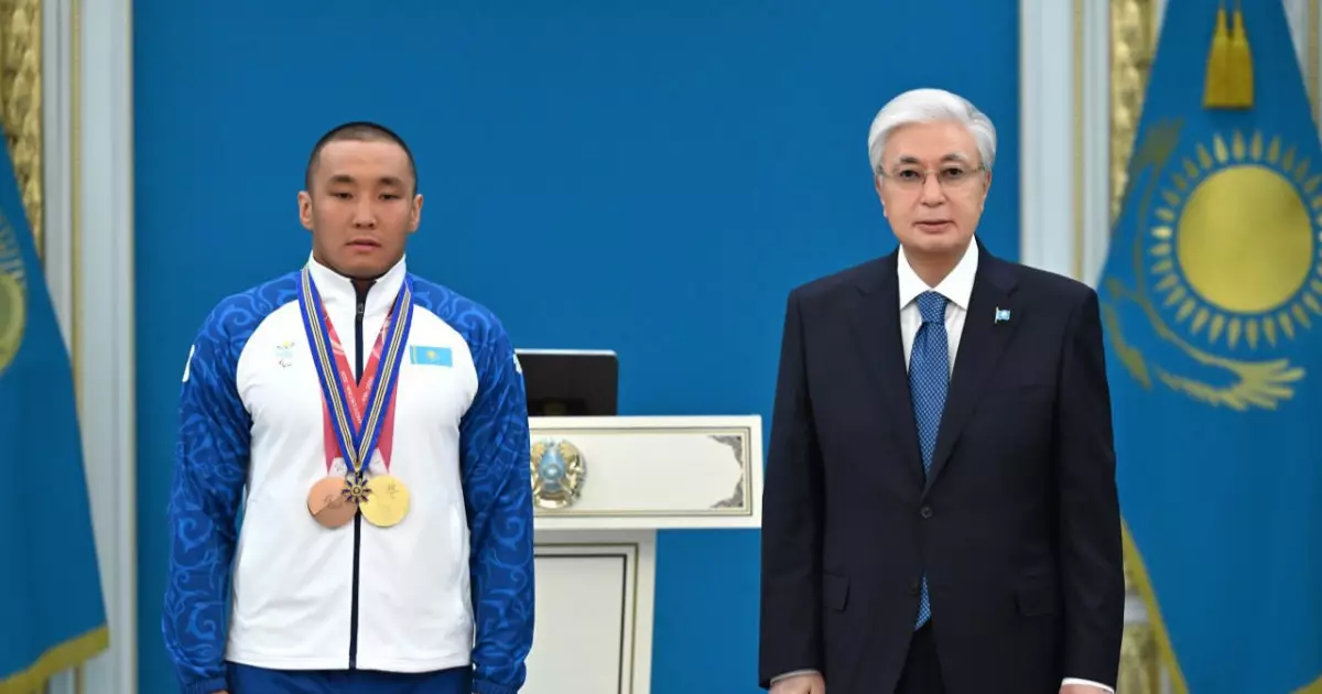   Президент қысқы Паралимпиада ойындарының чемпионы Ербол Хамитовты марапаттады    