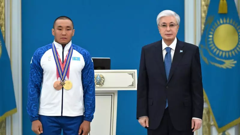 Тоқаев Паралимпиада-2026 чемпионы Ербол Хамитовты марапаттады