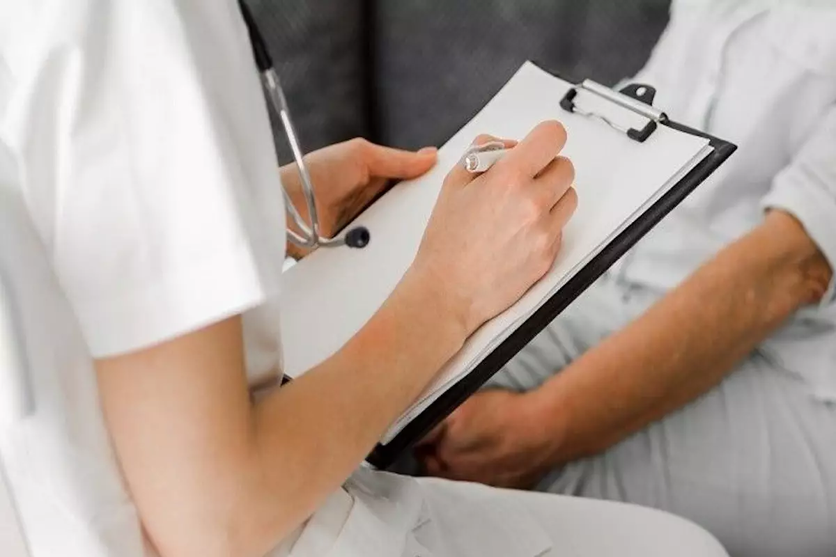 Жителей Атырау приглашают на бесплатное обследование на рак