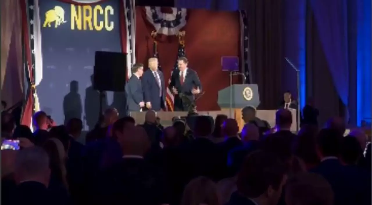 Трампқа «America First» сыйлығы табысталды