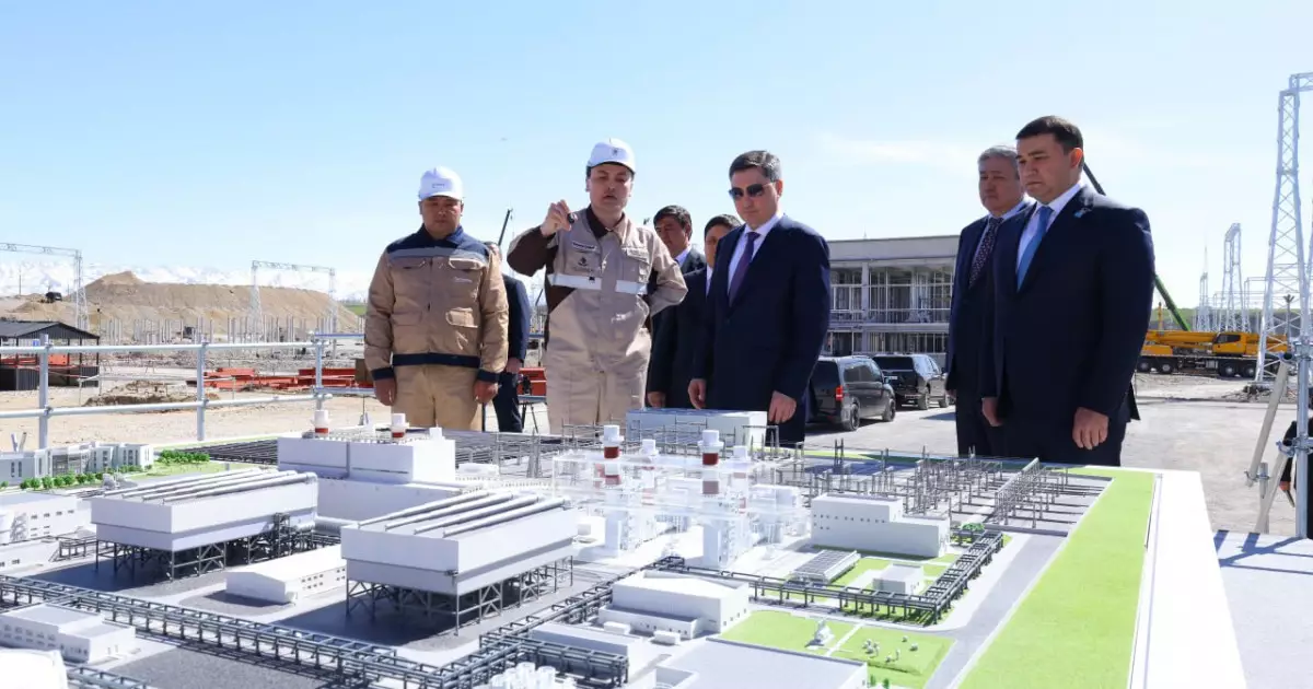   Премьер-министр Олжас Бектенов Түркістандағы ірі энергетикалық жобаны тексерді   