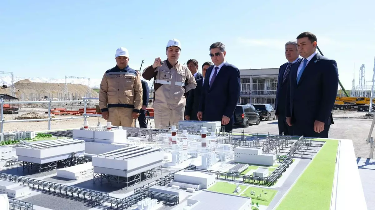Премьер-министр РК Олжас Бектенов проверил строительство ПГУ на 1000 МВт в Туркестанской области