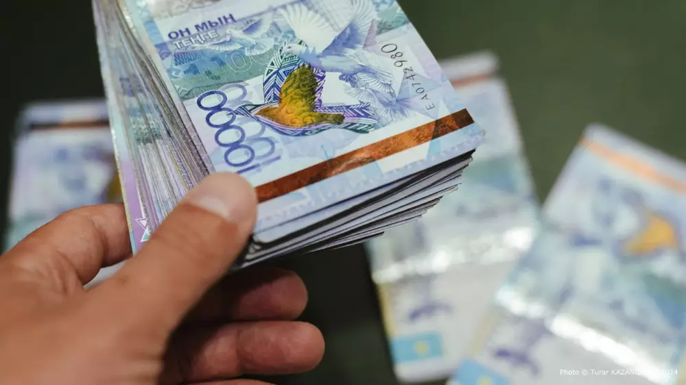 Налоговая начнёт проверять реальные заработки казахстанцев - кого коснутся новые меры