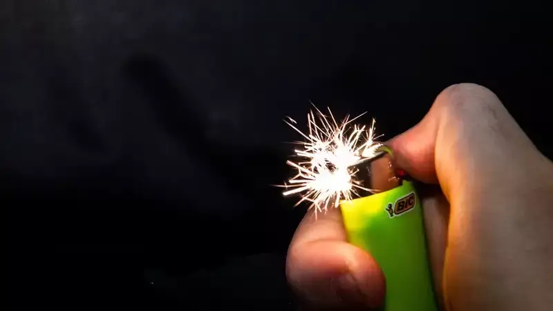 Торговец пытался себя сжечь на рынке в Караганде – видео