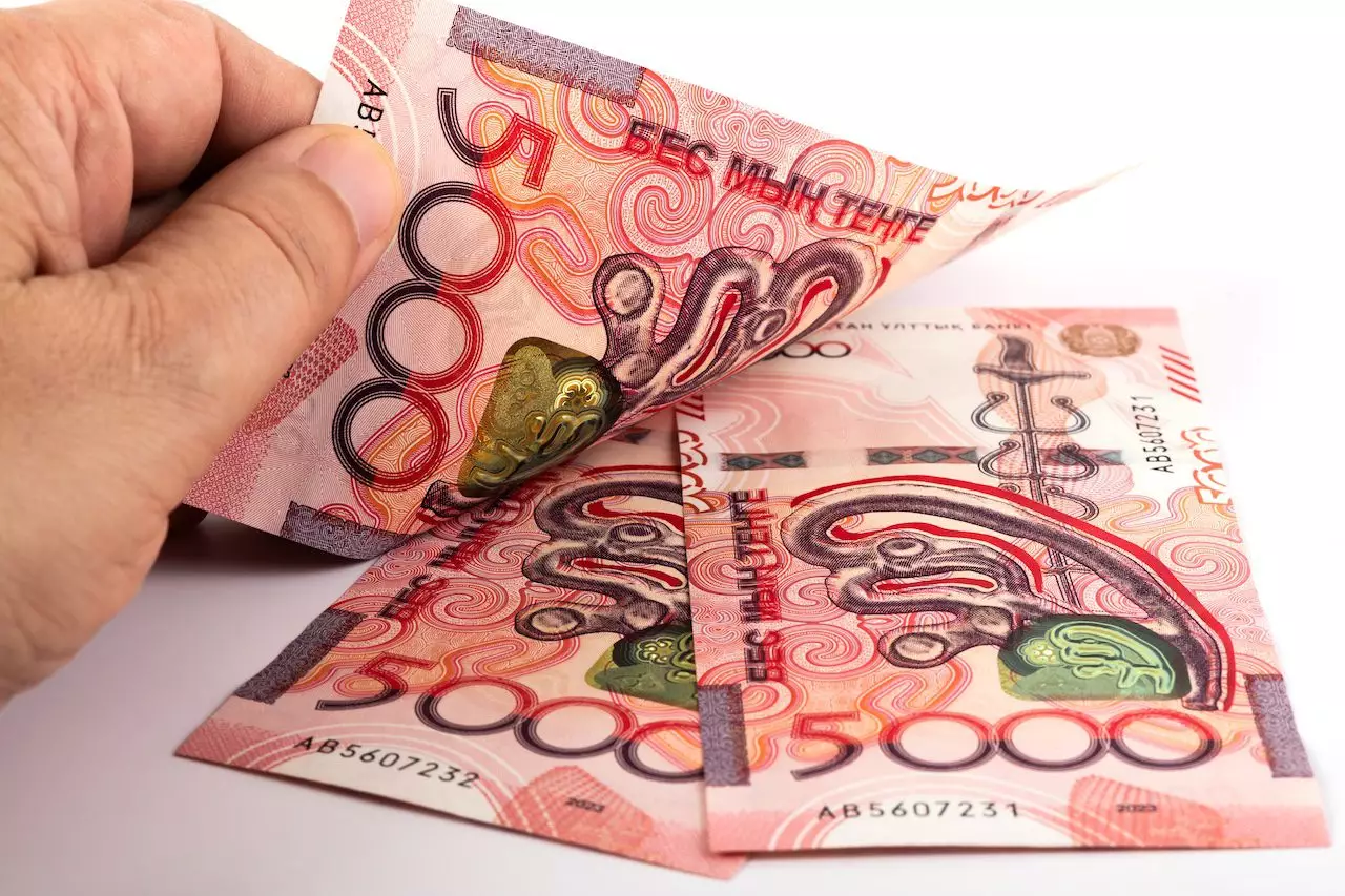 В Казахстане обсуждают новую модель пенсионных взносов