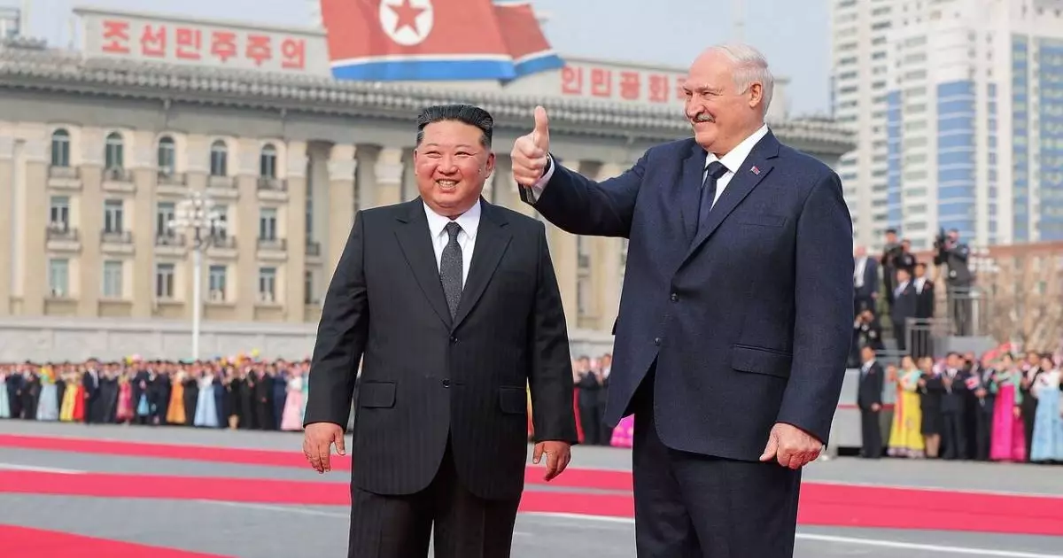  ЛукашенкоКХДР көшбасшысы Ким Чен Ынға ерекше сыйлық табыстады 