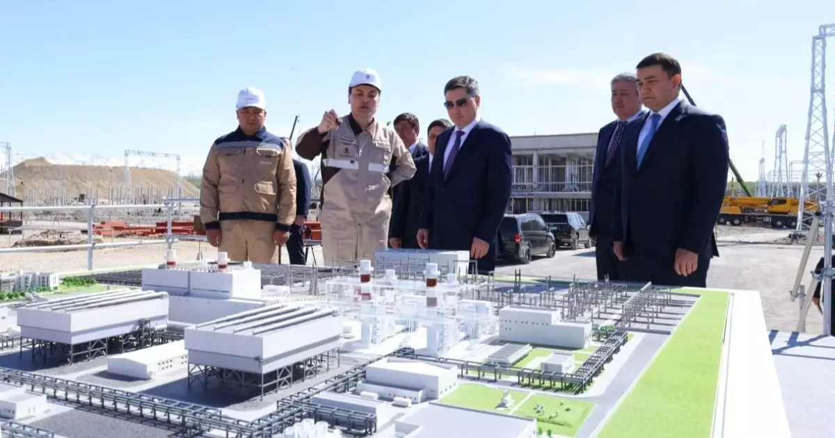  Бектенов Түркістандағы ірі электр стансасының құрылысын тексерді 