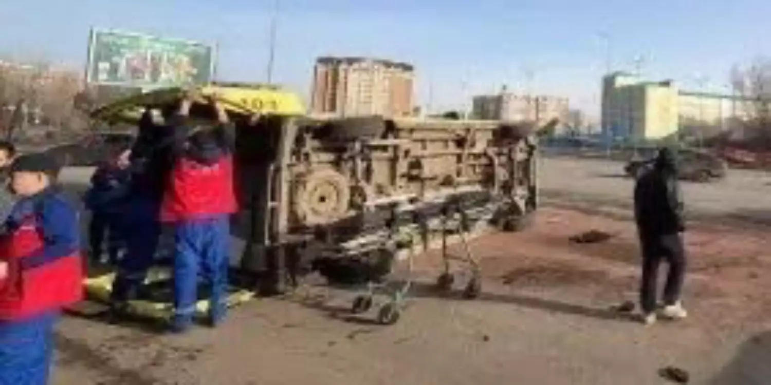 Ақтөбеде жүкті әйел мінген жедел жәрдем аударылды