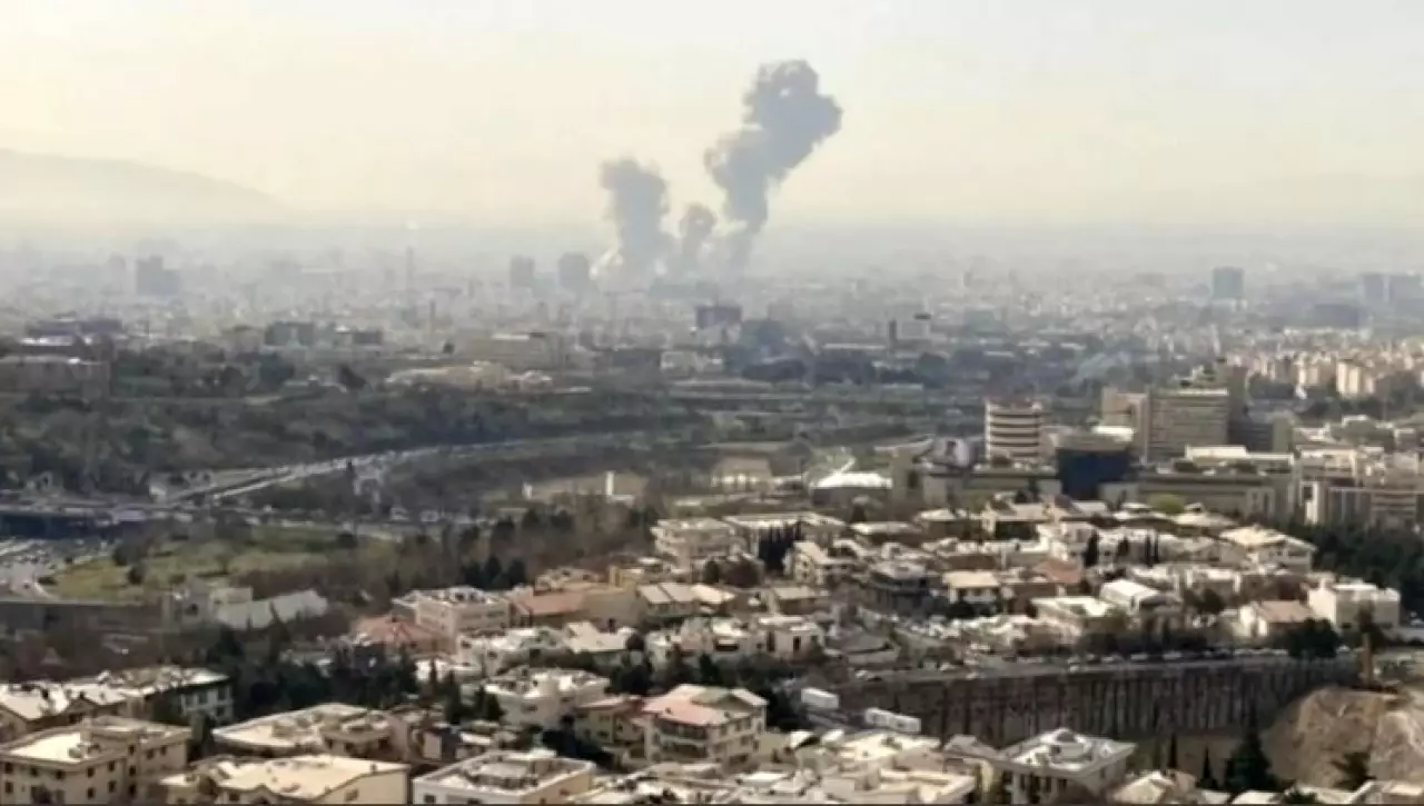 Обломки ракеты упали в Абу-Даби: есть жертвы