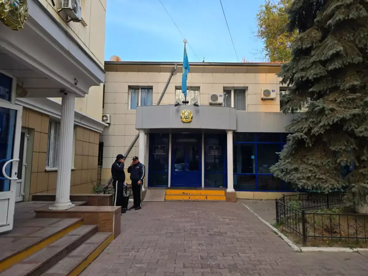 Казахстанец оспорил дело о пьяной езде: полицейских могут уволить