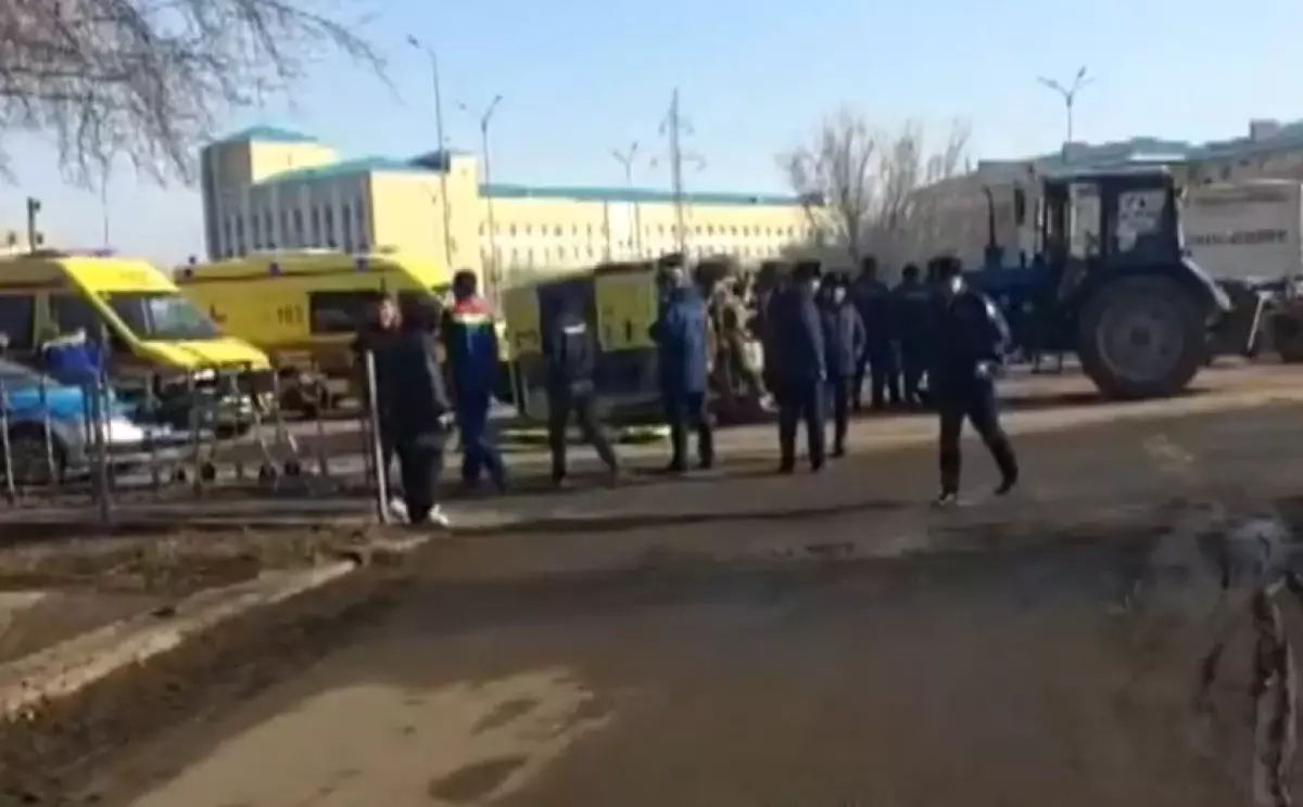 Скорая с беременной женщиной перевернулась в Актобе