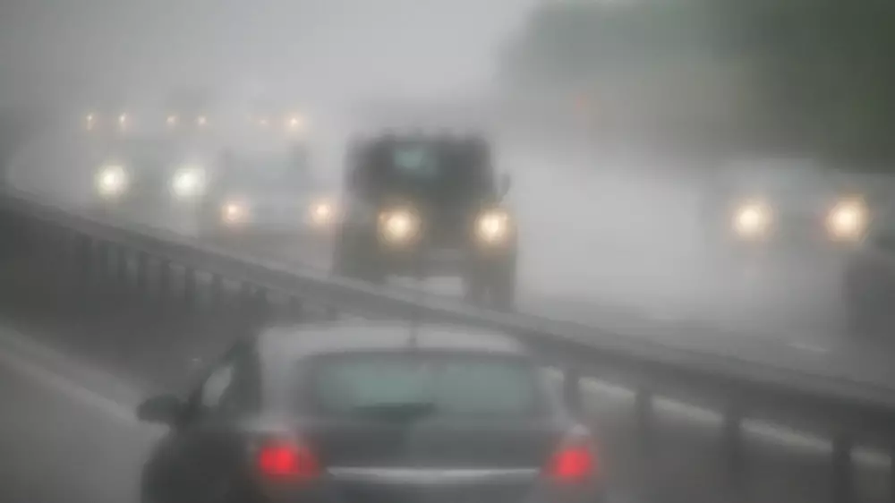 Туман, ветер и гололёд. Штормовые предупреждения объявили в Астане и 15 областях