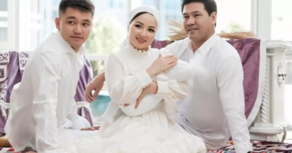  “Көлік пен шетелге төрт жолдама”: Жазира мен Жанболат тойдағы қонақтарға ерекше тосынсый дайындады 