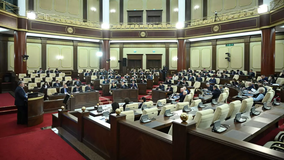 Астанада Парламент палаталарының бірлескен отырысы өтіп жатыр