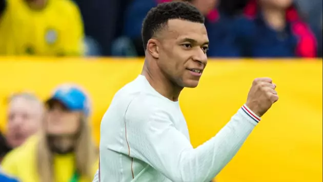 Мбаппе потребовал объяснений у главного тренера после мадридского дерби