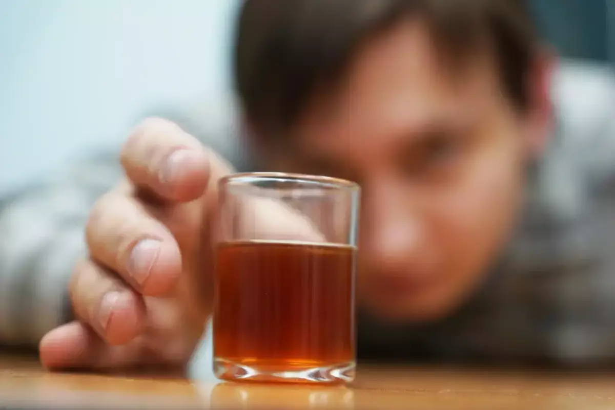 В Польше ввели ежемесячное пособие для алкоголиков в 530 долларов - новости на Lada.kz 27.03.2026