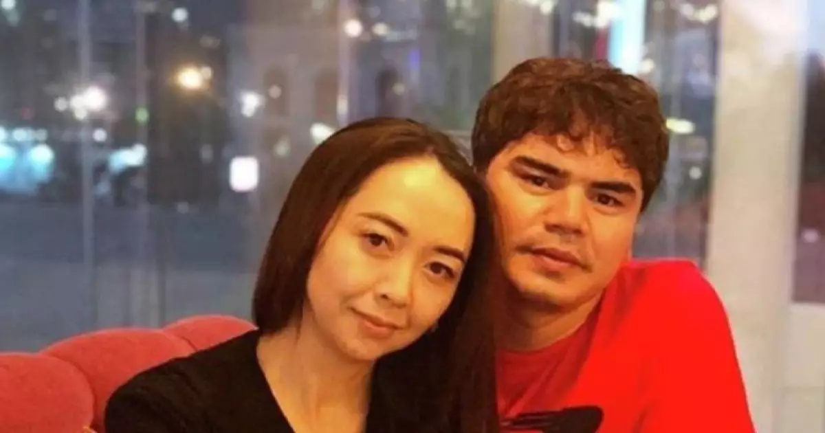  “Осындай да тілек бола ма?”: Кенжебектің жұбайы тойда айтқан тілек сынның астында қалды 