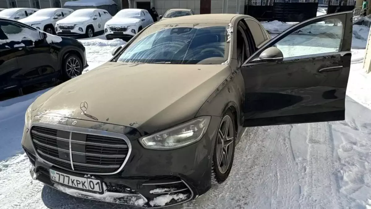 Перизат Қайраттың көлігі аукционға шығарылды