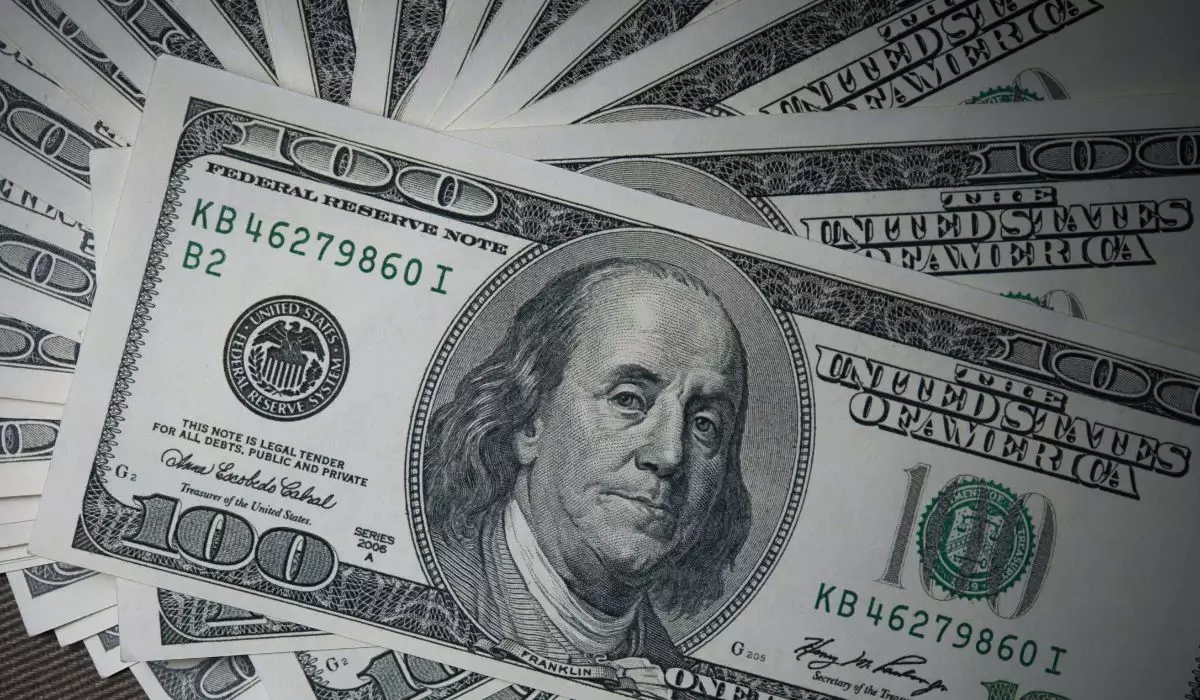 Трамп қолтаңбасы доллар банкноттарына түсетін АҚШ тарихындағы алғашқы президент болмақ